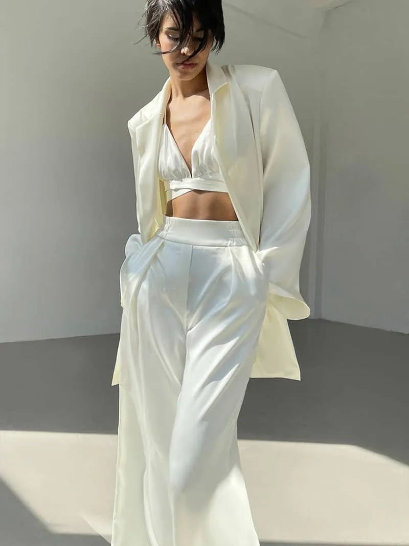 Fashionable White Suit Camisole Suit