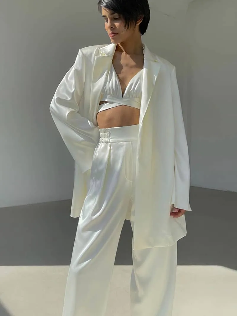 Fashionable White Suit Camisole Suit