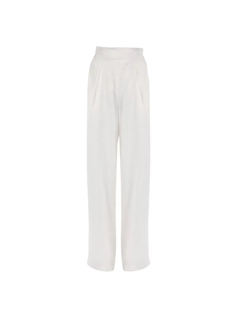 Fashionable White Suit Camisole Suit